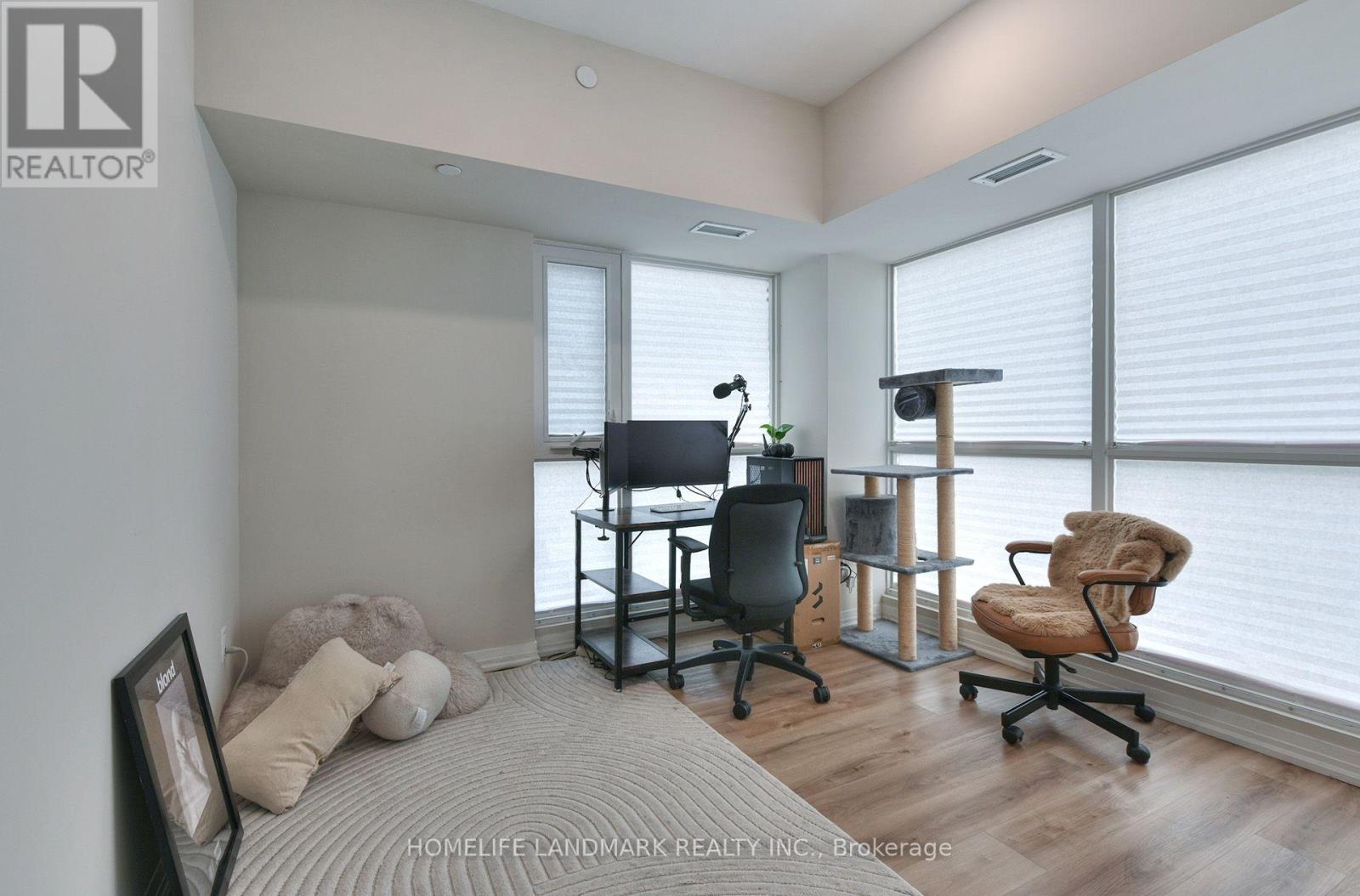 ##115 50 HERRICK AVENUE - Image 17