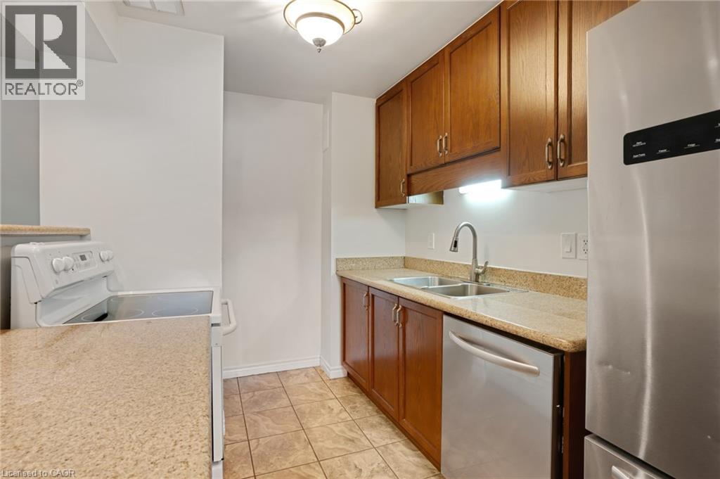 #114 793 COLBORNE Street - Image 7
