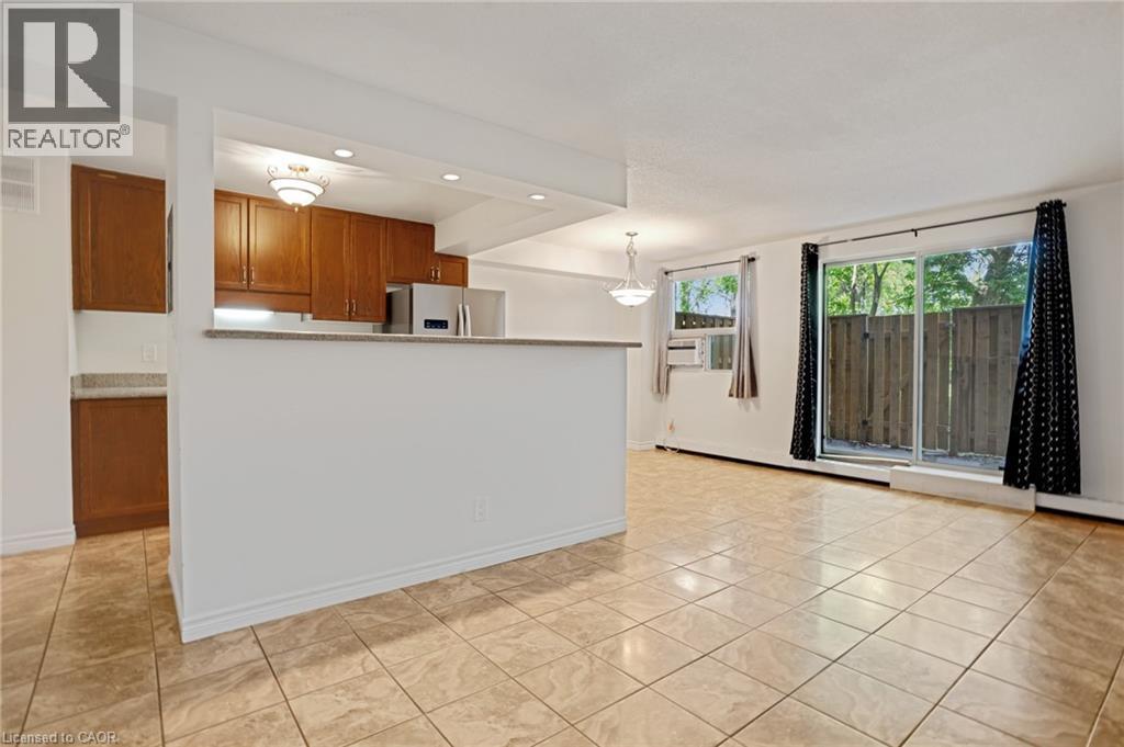 #114 793 COLBORNE Street - Image 11