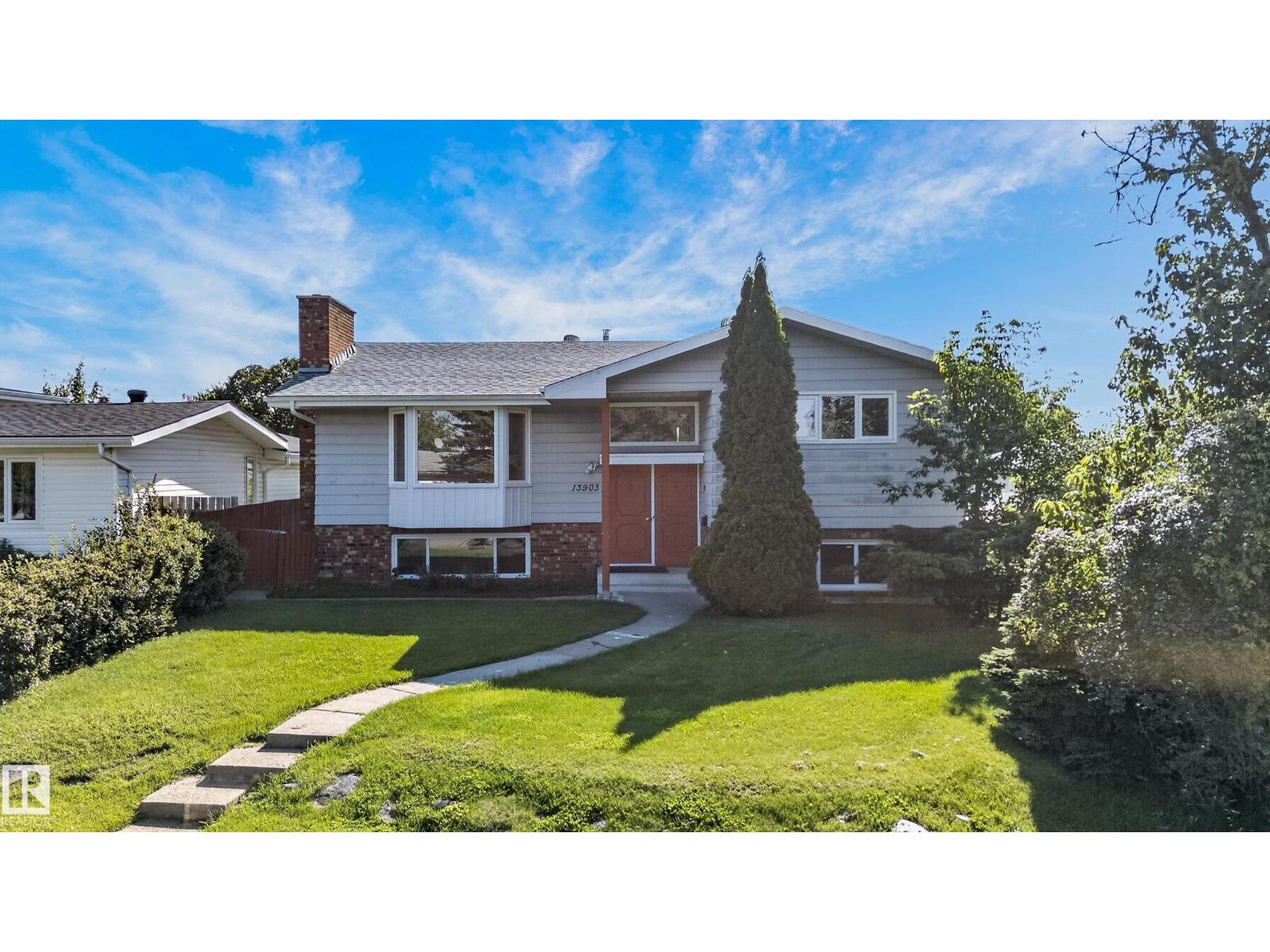13903 87 ST NW - 1