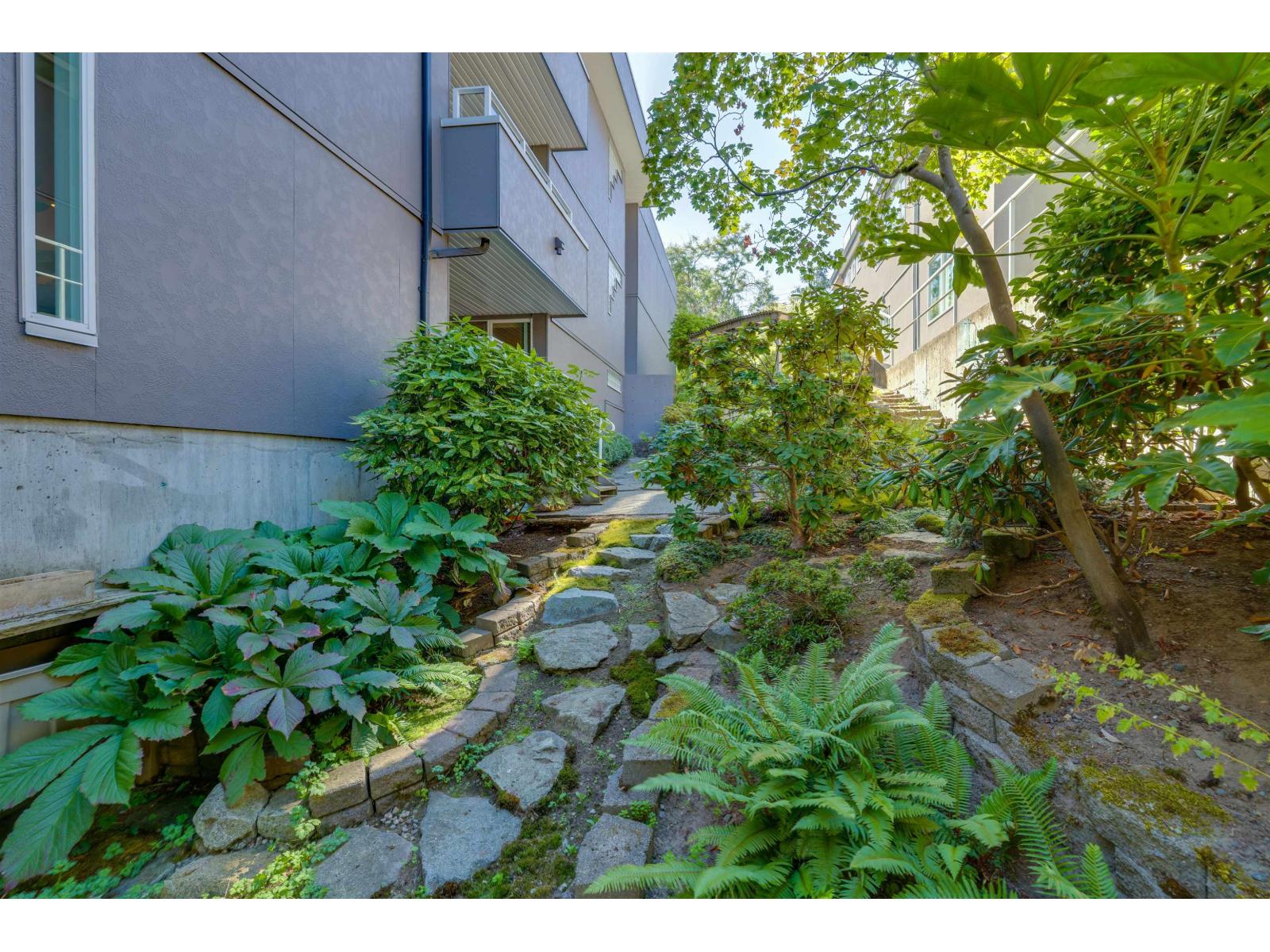 105 15717 MARINE DRIVE, White Rock