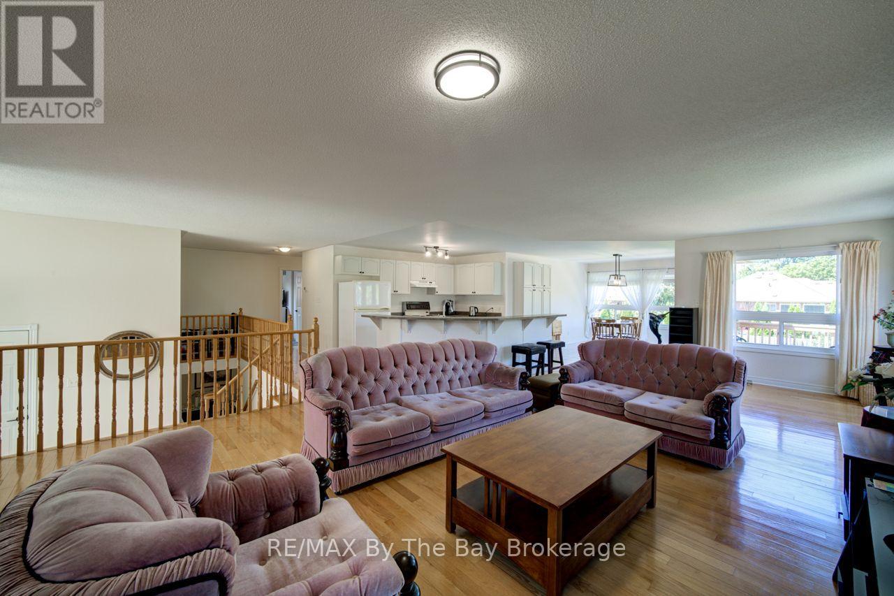 420 RAMBLEWOOD DRIVE - Image 9