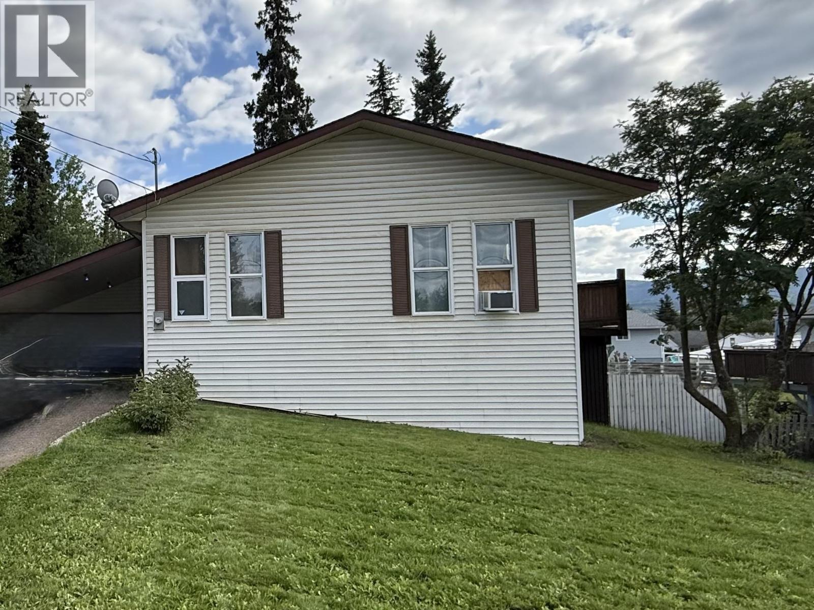 262 5TH Avenue, Burns Lake