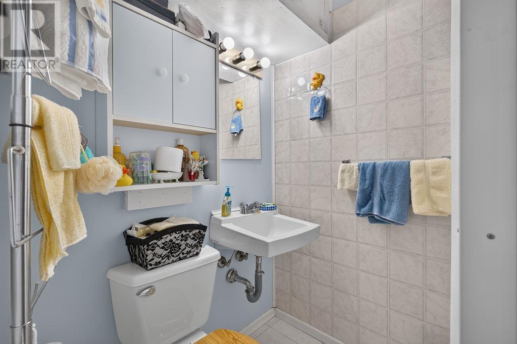 96 Glenholme DR - 38