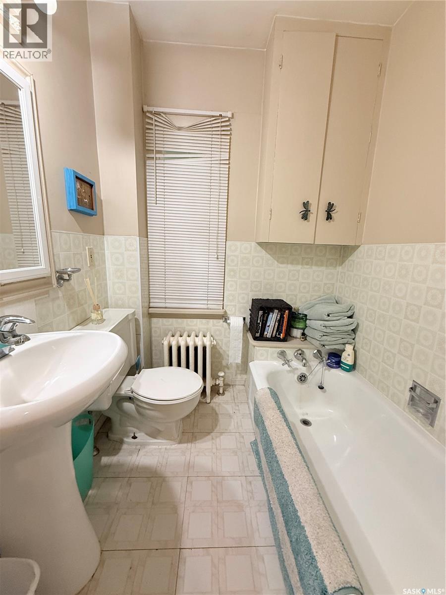 555 2nd STREET E - 10