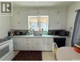 555 2nd Street E, Shaunavon, SK S0N2M0 Photo 14