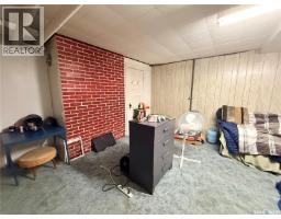 555 2nd Street E, Shaunavon, SK S0N2M0 Photo 16