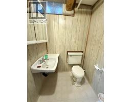 555 2nd Street E, Shaunavon, SK S0N2M0 Photo 20