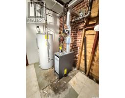 555 2nd Street E, Shaunavon, SK S0N2M0 Photo 21