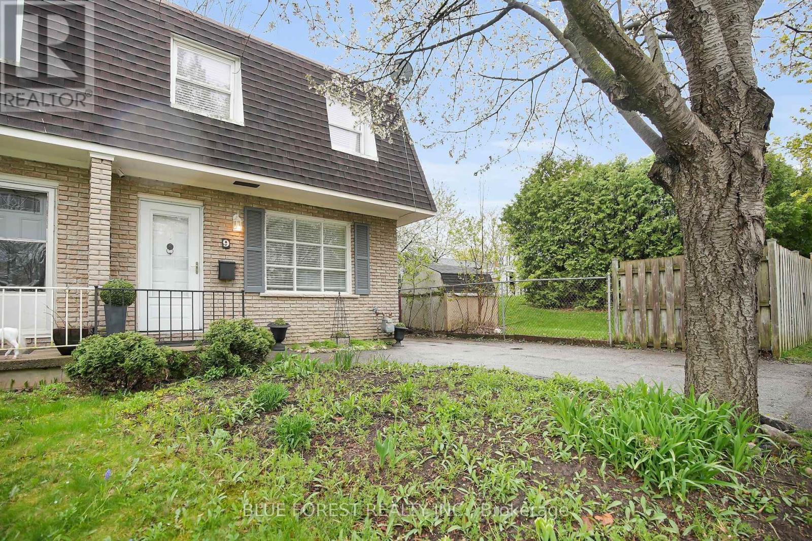 4 bedroom Single Family exterior, 9 ARDSLEY Road, Whitehills, London, Ontario
