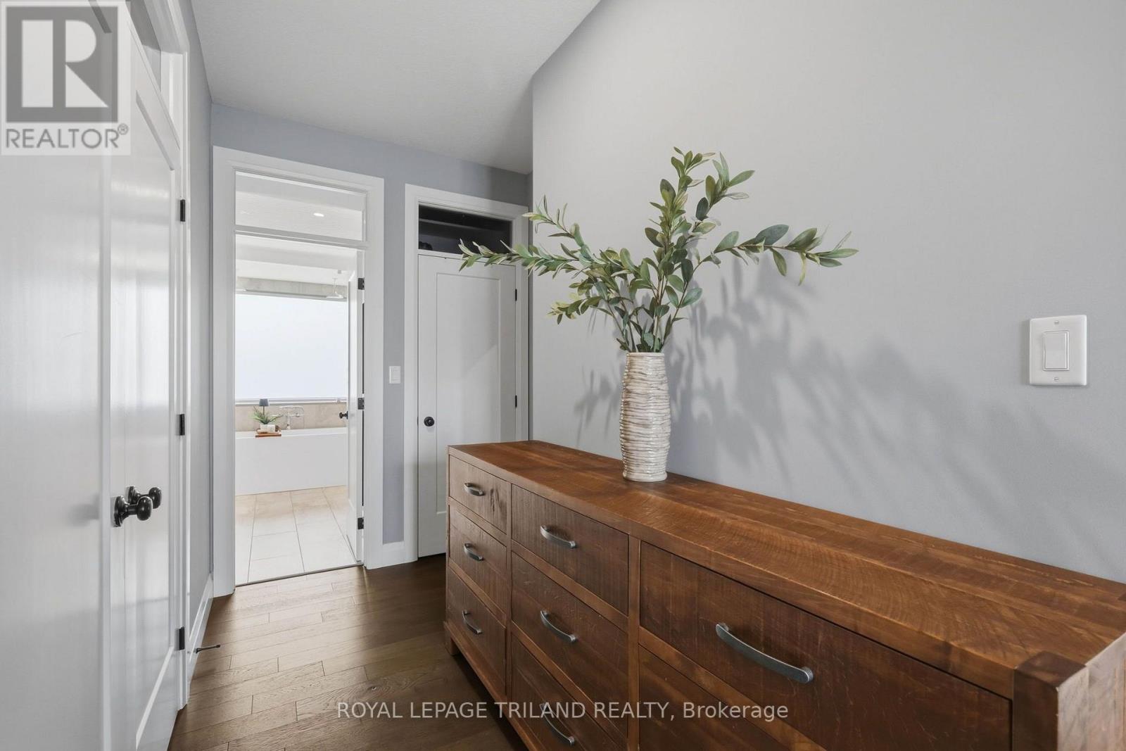 57 CAVERHILL CRESCENT - Image 18