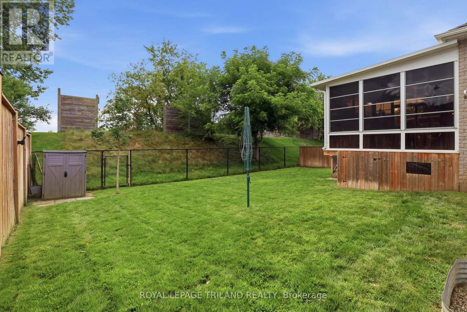 57 CAVERHILL CRESCENT - Image 33