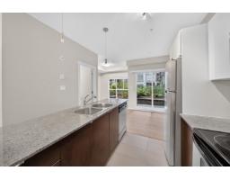 222 13733 107a Avenue, Surrey, BC V3T0B7 Photo 14