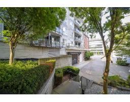 222 13733 107a Avenue, Surrey, BC V3T0B7 Photo 25