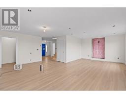 81 Trenton Drive thumbnail 3