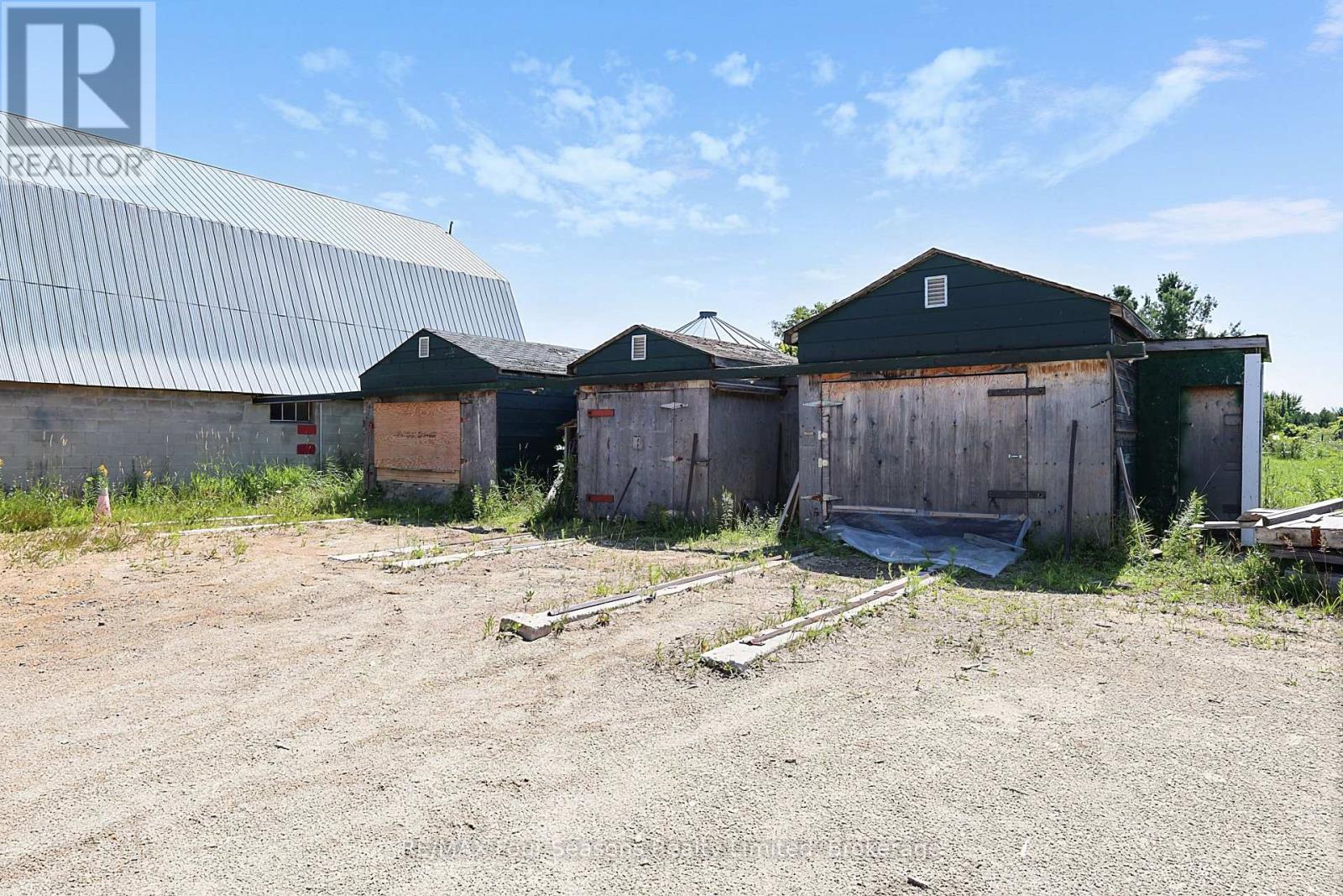 2140 5TH CONCESSION N - 24