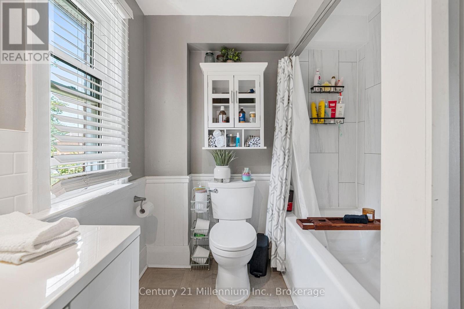 1186 2ND AVENUE W - Image 26