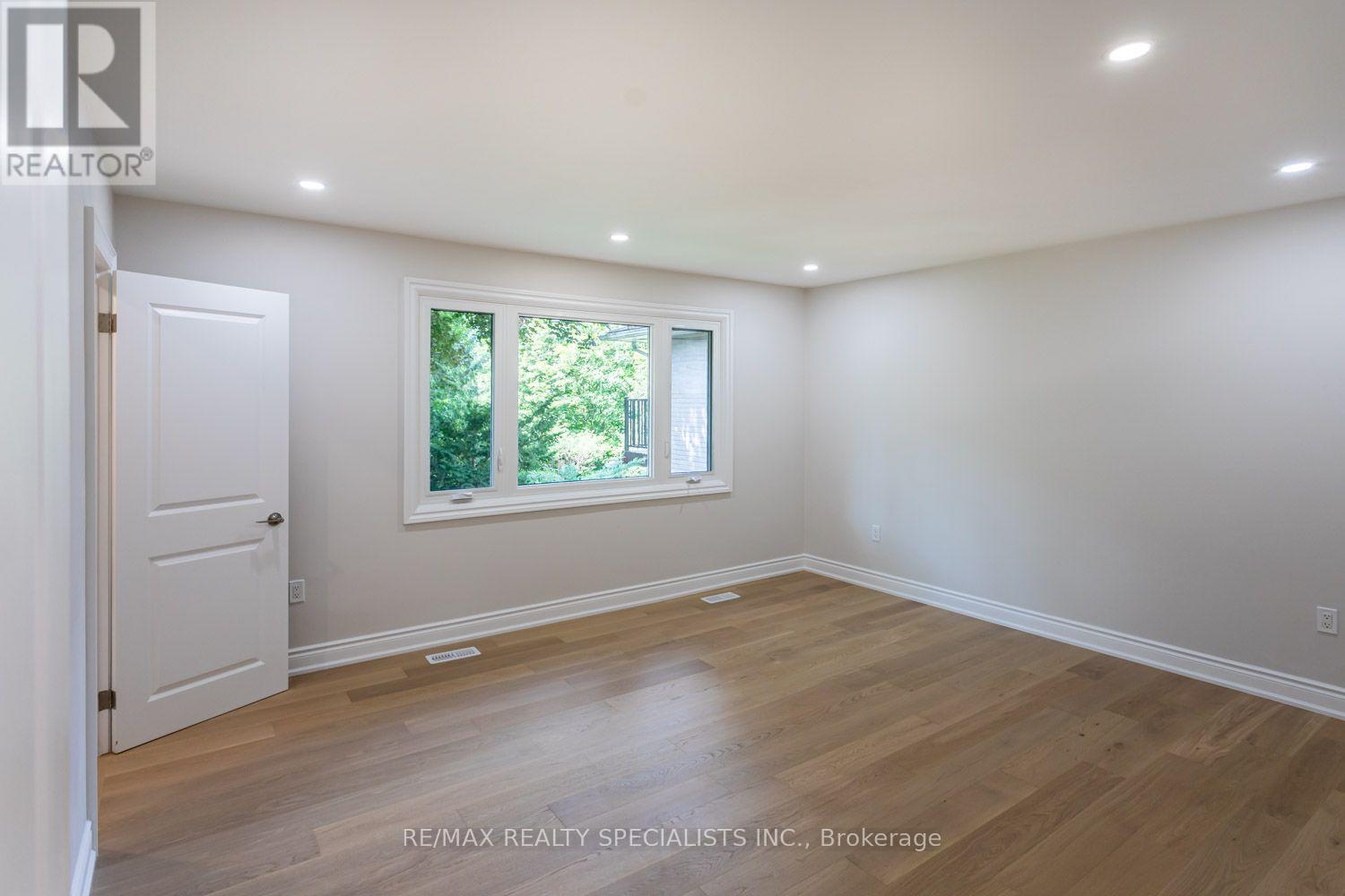 22 HEATHVIEW AVENUE - 18