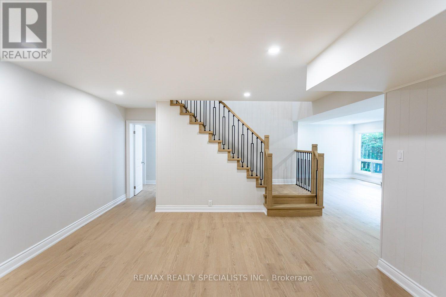 22 HEATHVIEW AVENUE - 23
