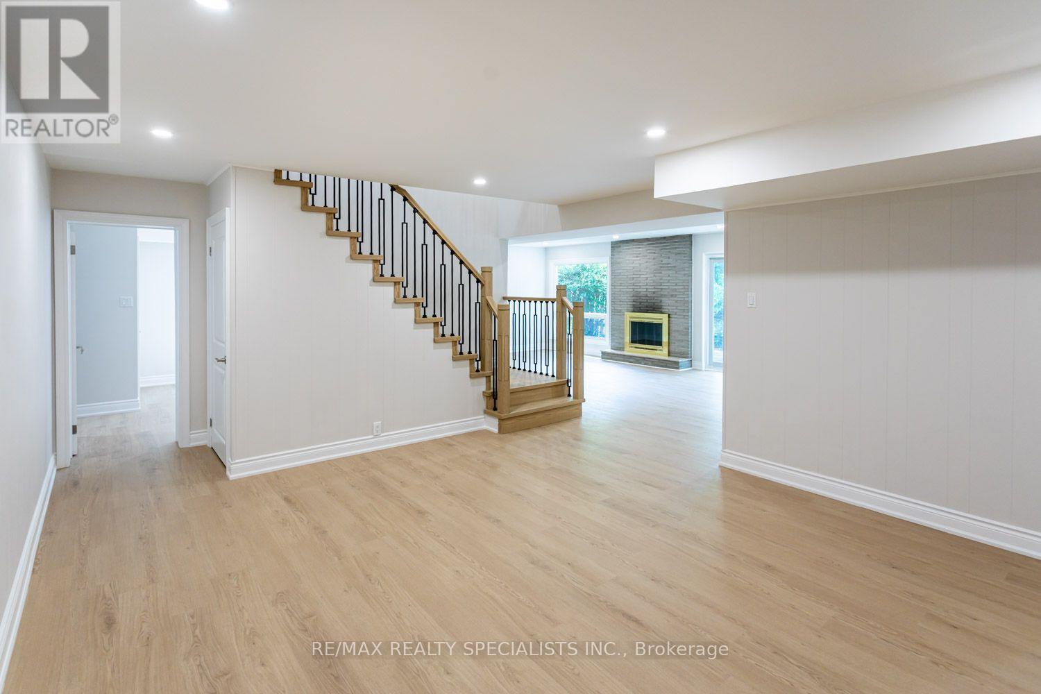 22 HEATHVIEW AVENUE - 24