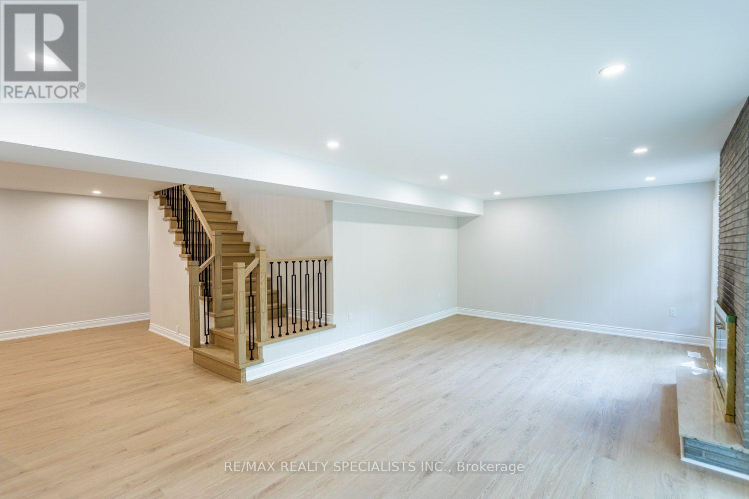 22 HEATHVIEW AVENUE - 28