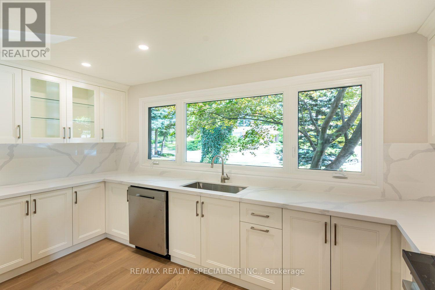 22 HEATHVIEW AVENUE - 4