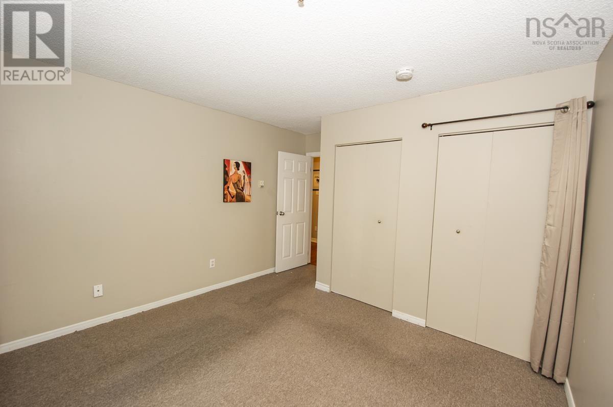 #207 2 Lombardy Lane - 19
