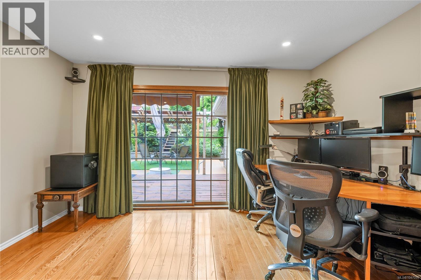 5213 Fillinger Cres - 12