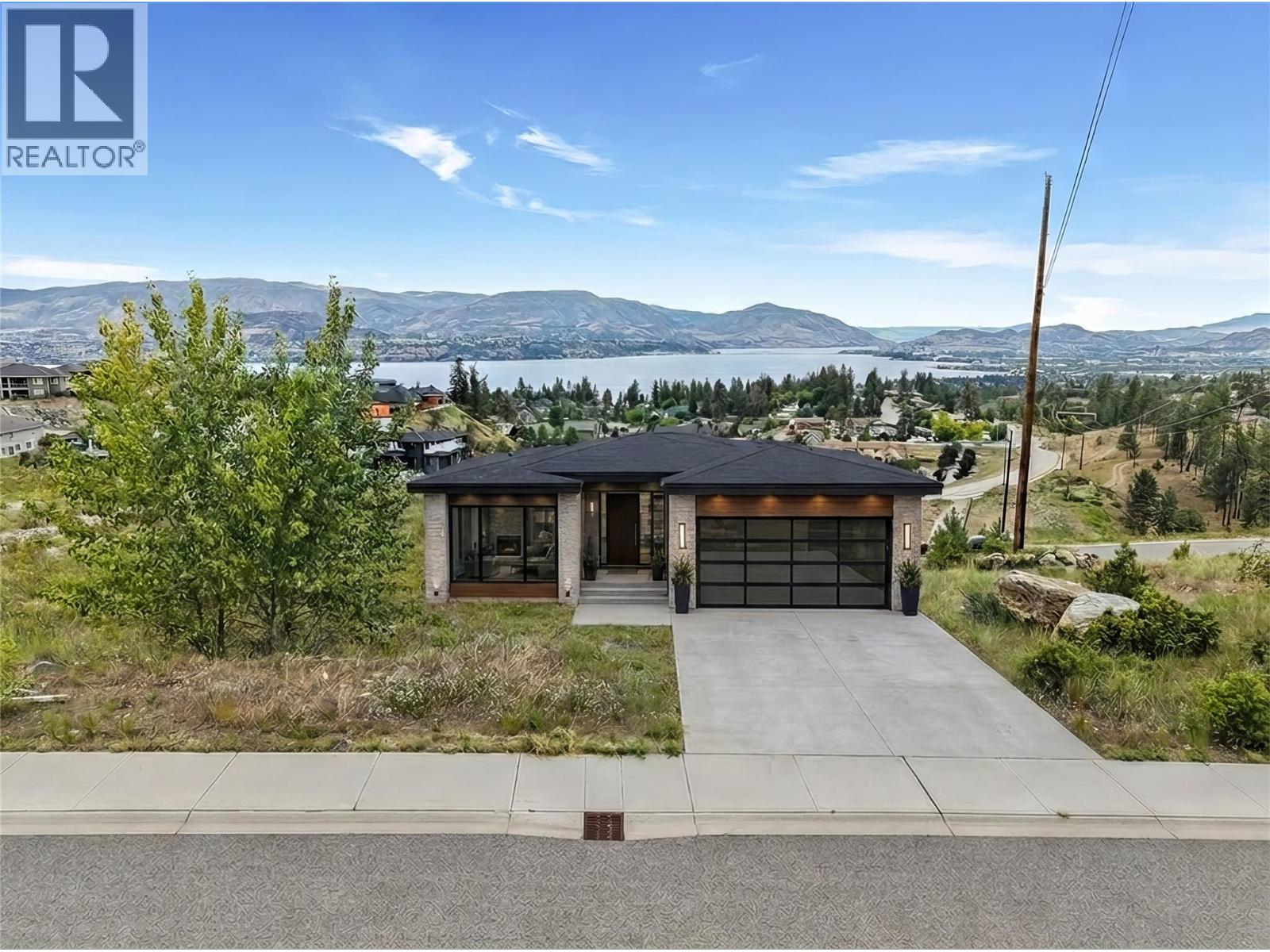  523 Trumpeter Road, Kelowna