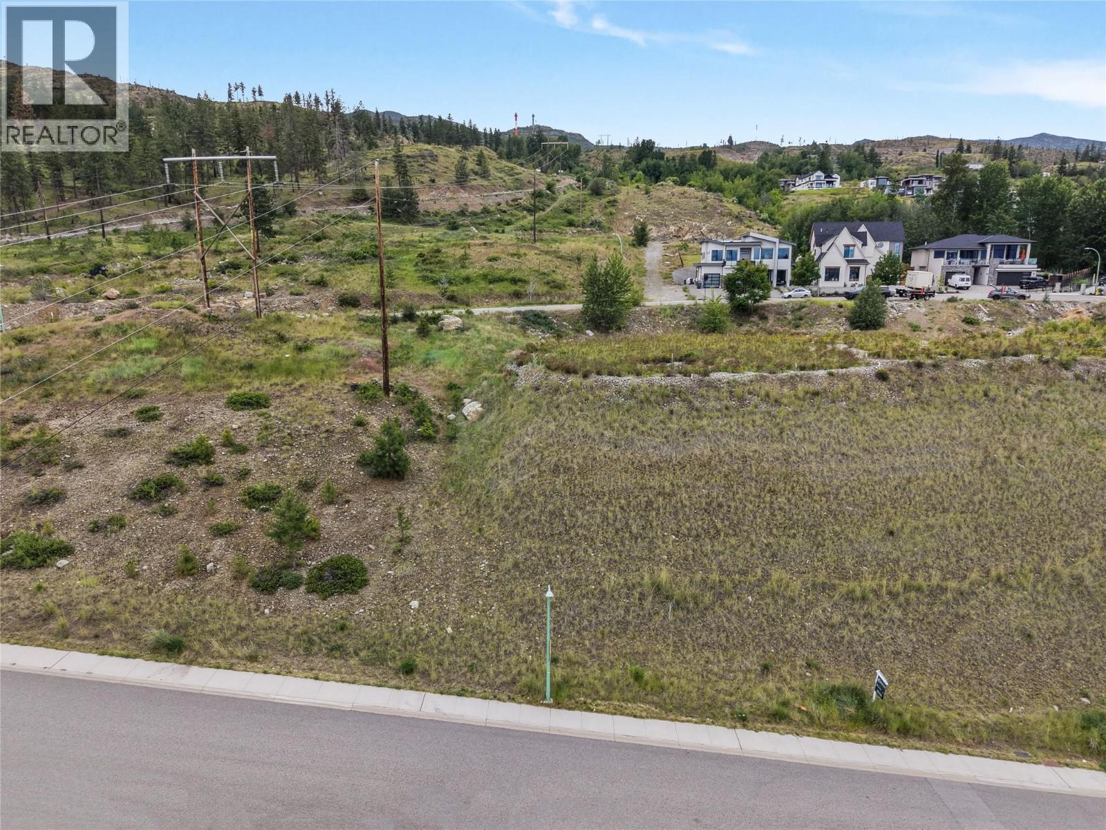  523 Trumpeter Road, Kelowna