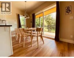 Living room/Dining room - 217b 6596 Baird Rd, Port Renfrew, BC V0S1K0 Photo 6