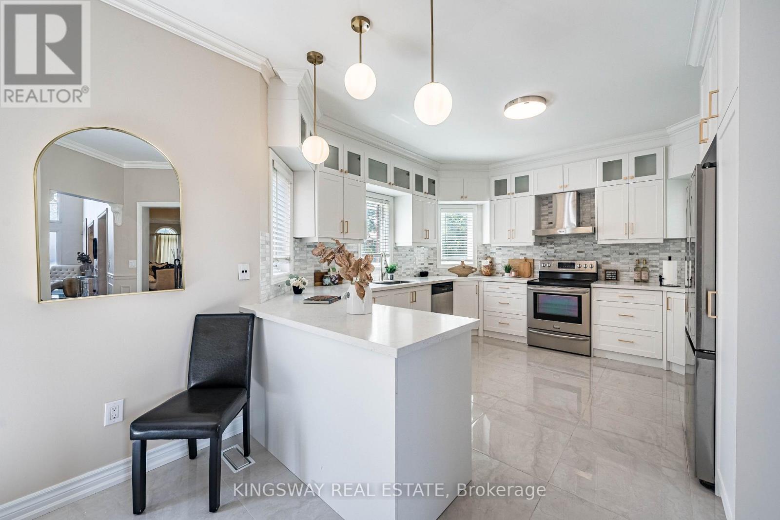 5969 RAYSHAW CRESCENT E - 14
