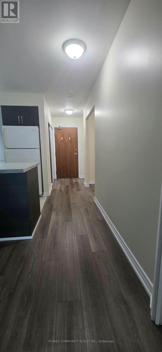 #304 1 Elm Drive West, Mississauga (City Centre), Ontario, L5B4M1, Mississauga (City Centre), Ontario — photo 4 of 5