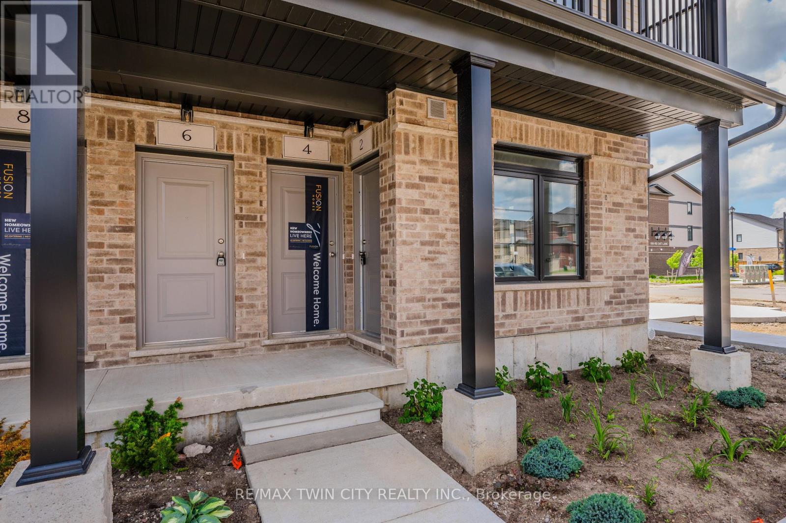 39 LOMOND LANE — photo 2
