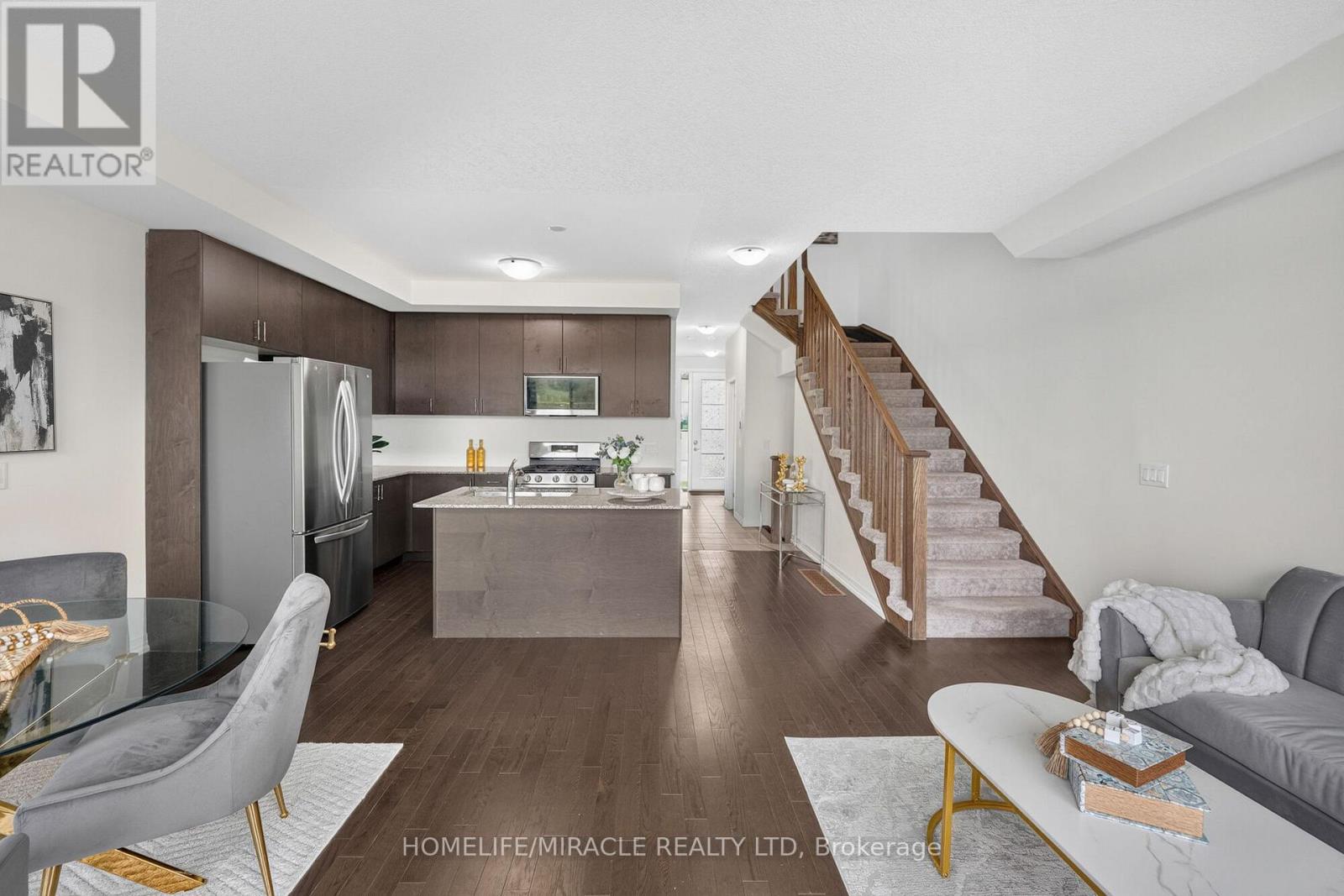 356 BISMARK DRIVE - Image 17