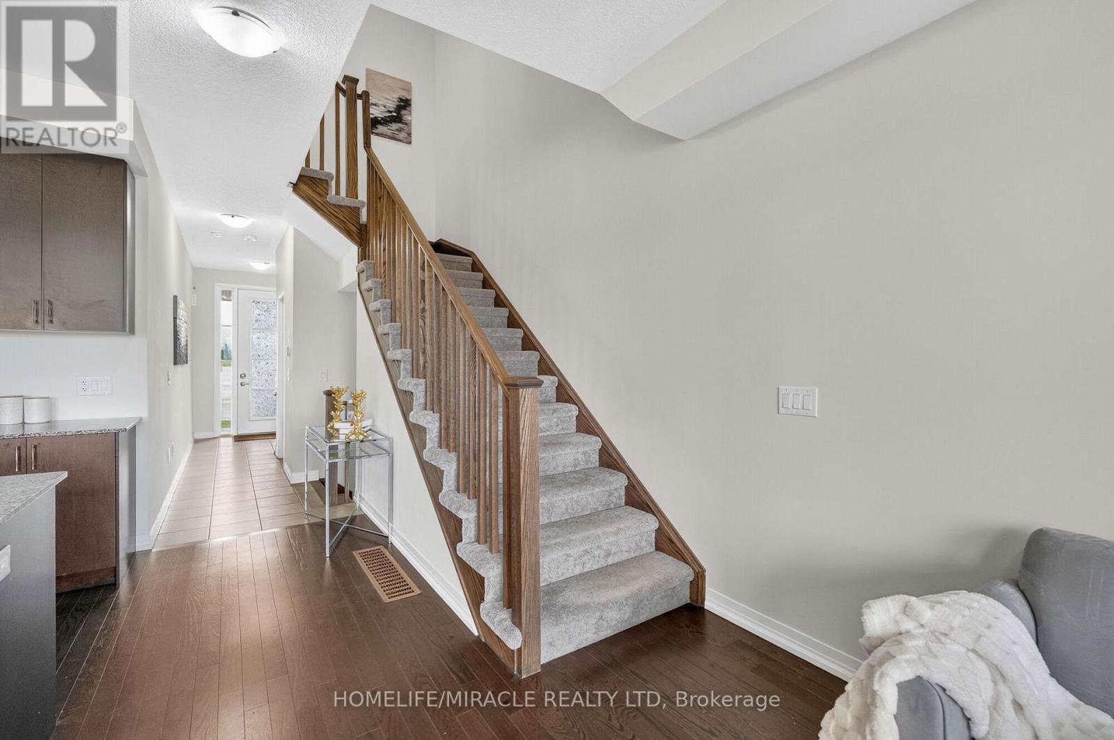 356 BISMARK DRIVE - 19