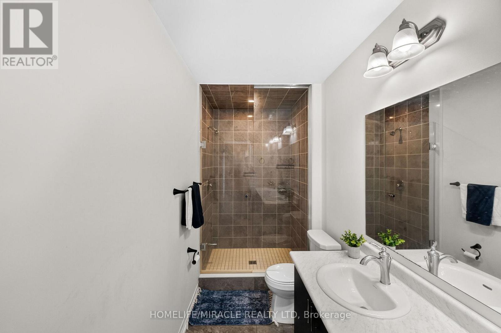 356 BISMARK DRIVE - Image 32