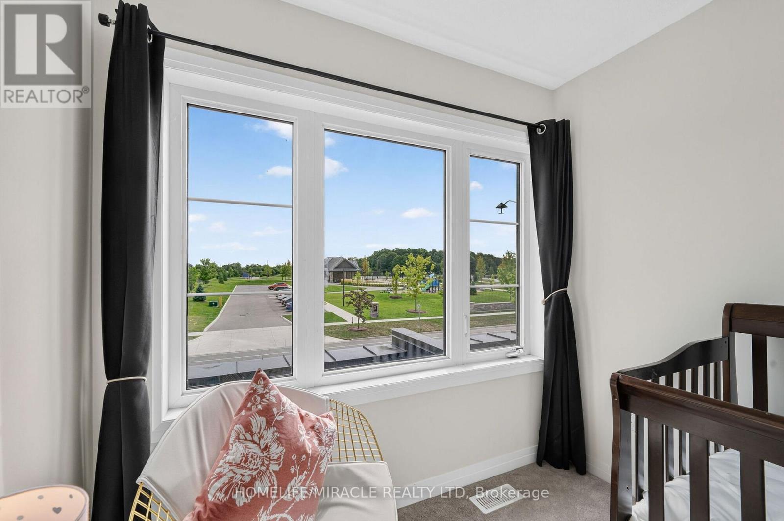 356 BISMARK DRIVE - Image 33