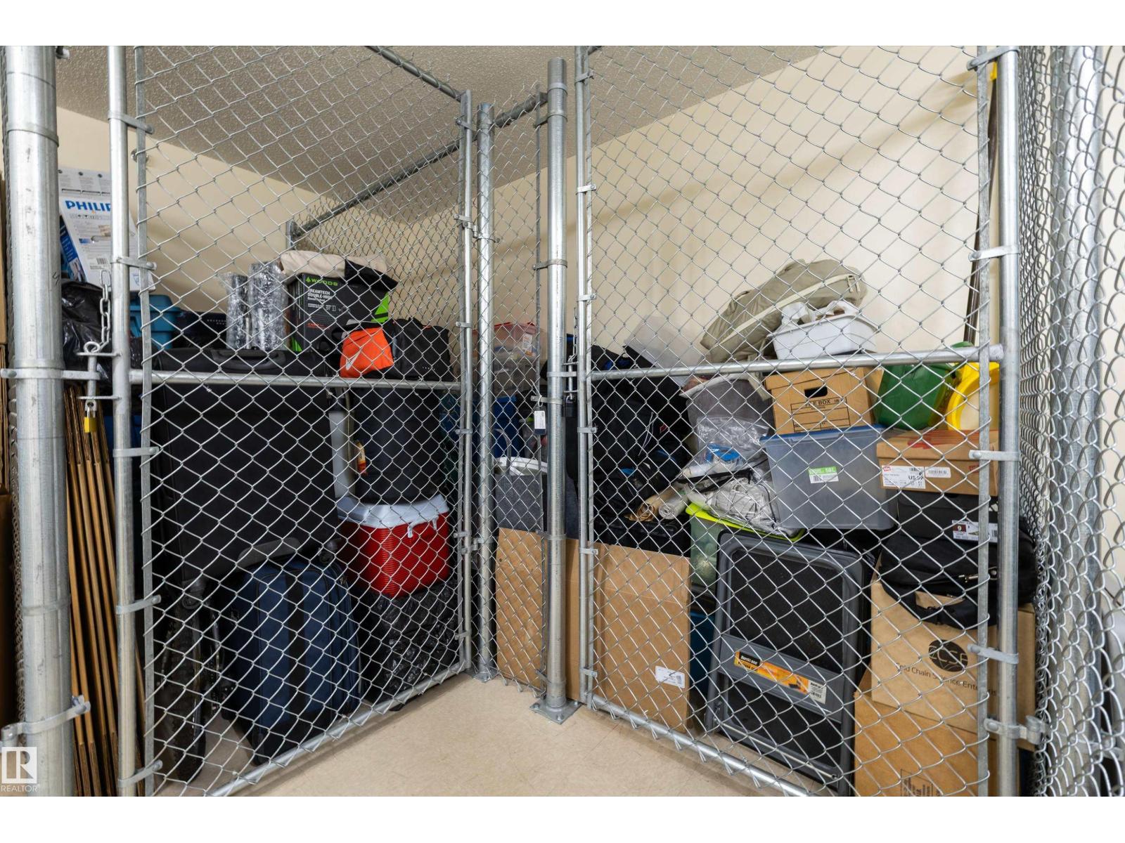 #402 2229 44 AV NW - 34