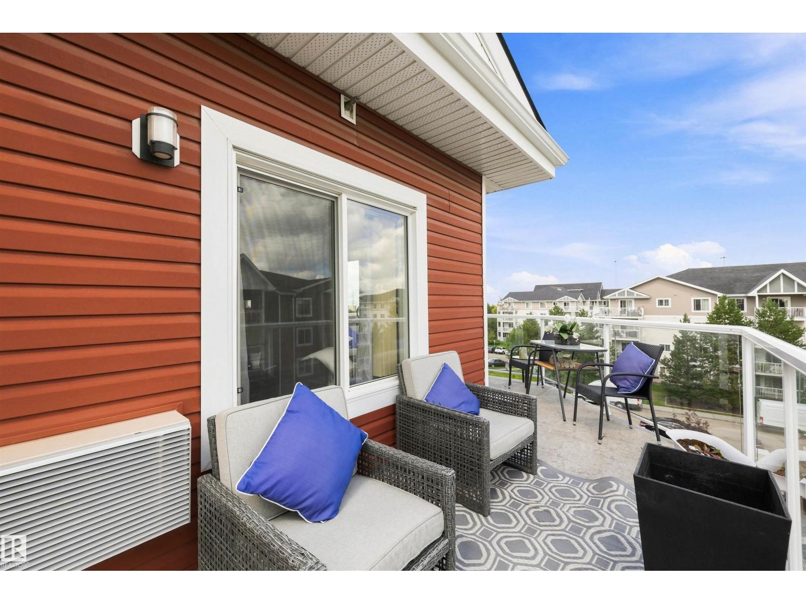#402 2229 44 AV NW - 3