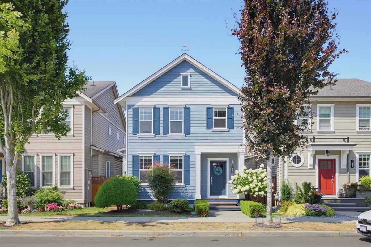 Property for sale at 321 172A STREET