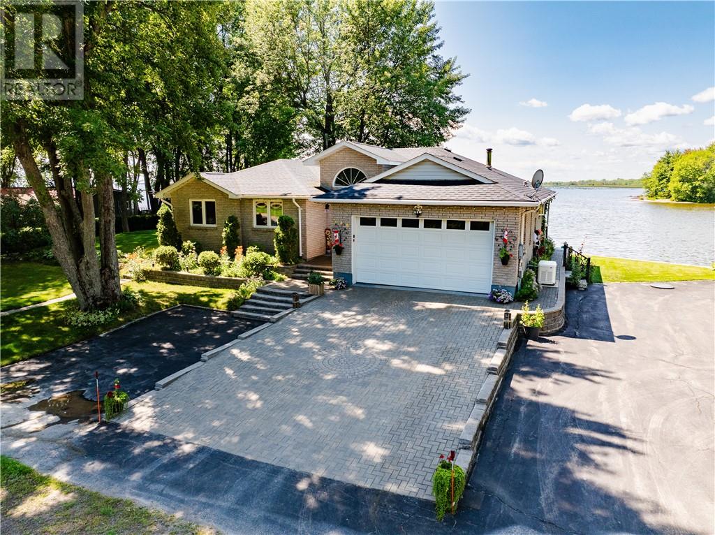 640 Lac Deux Milles Road - 33