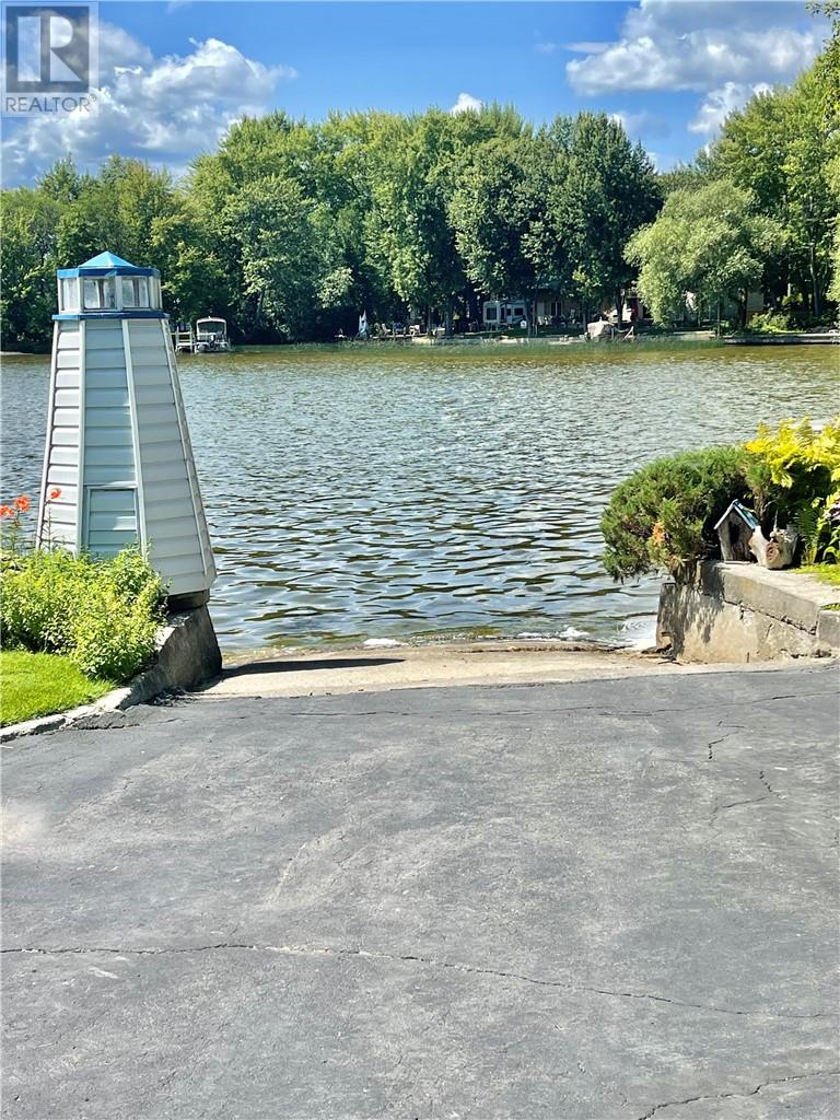 640 Lac Deux Milles Road - Image 64