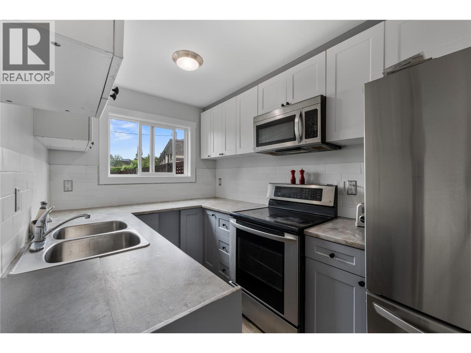 #5 3135 Walnut Street - Image 3