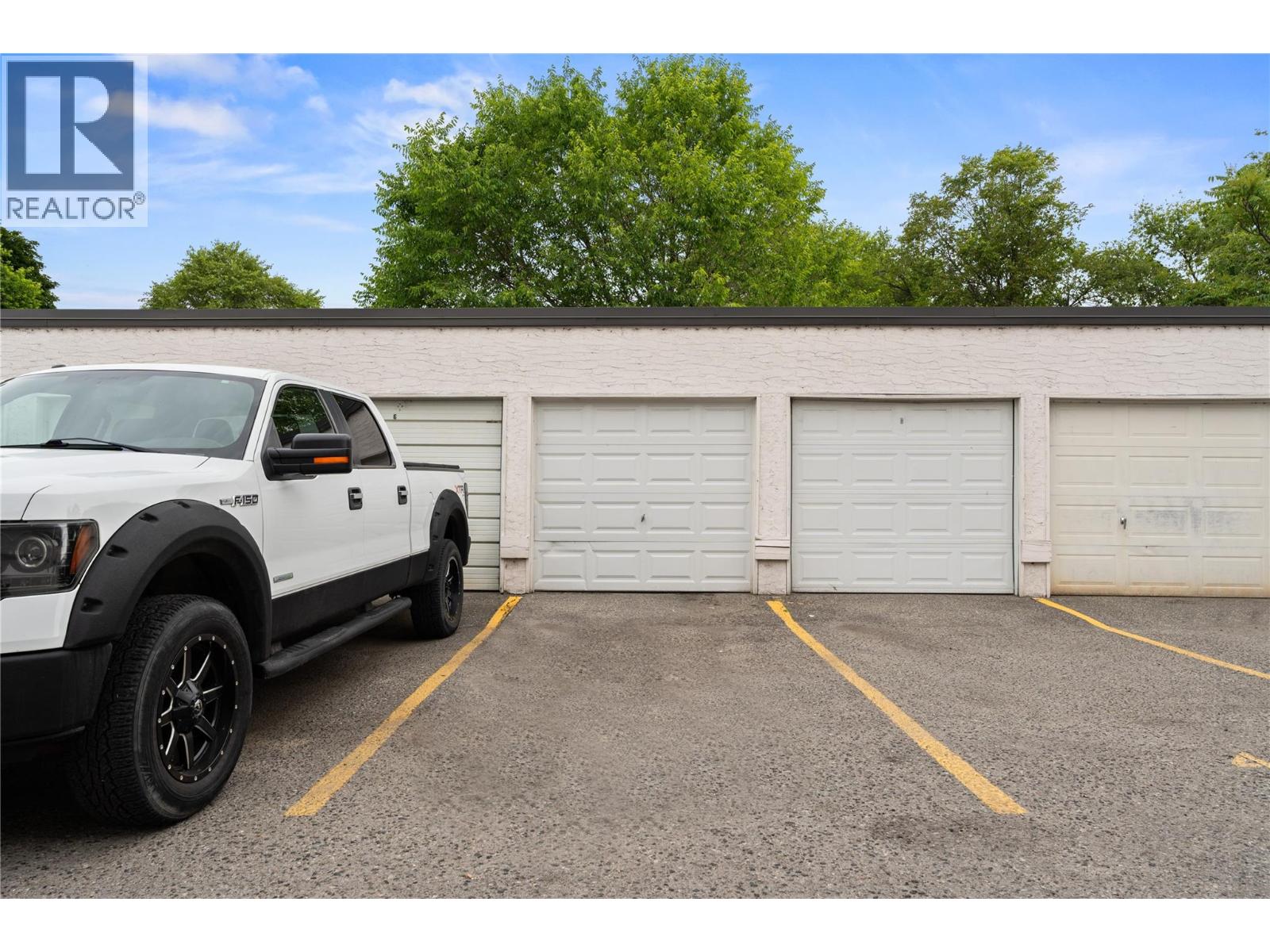 #5 3135 Walnut Street - Image 33