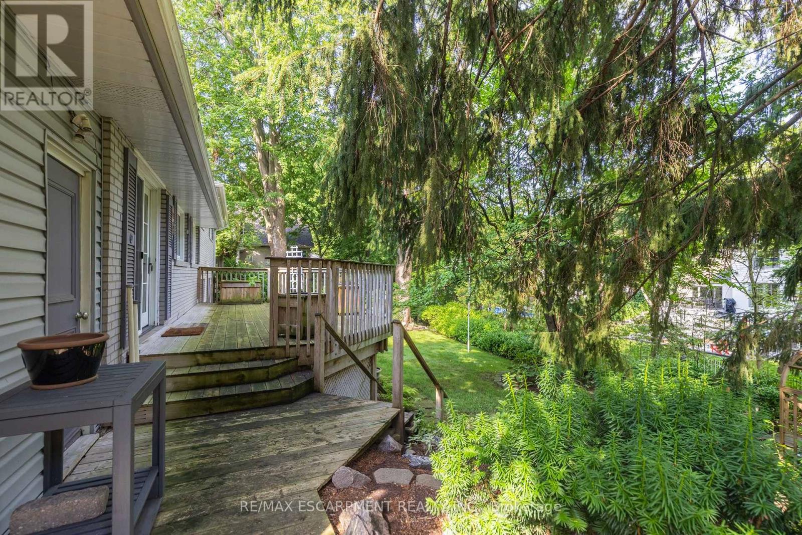 401 CAIRNCROFT ROAD - 23
