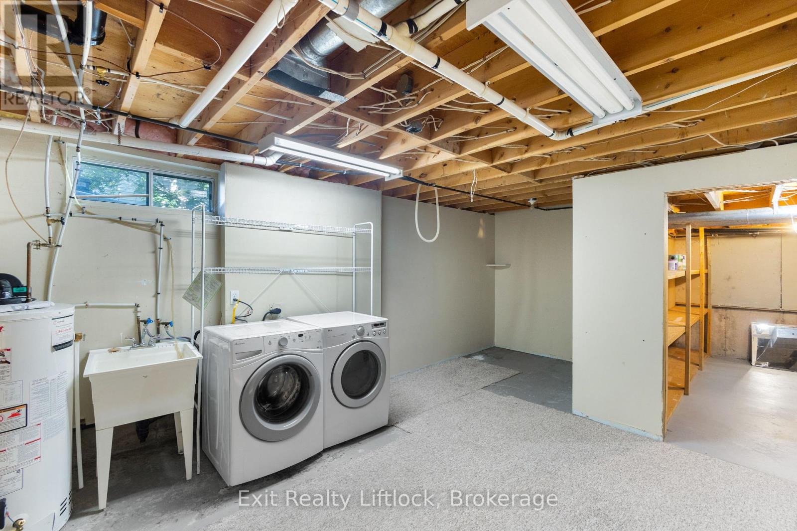 958 SMITHSIDE COURT - Image 38