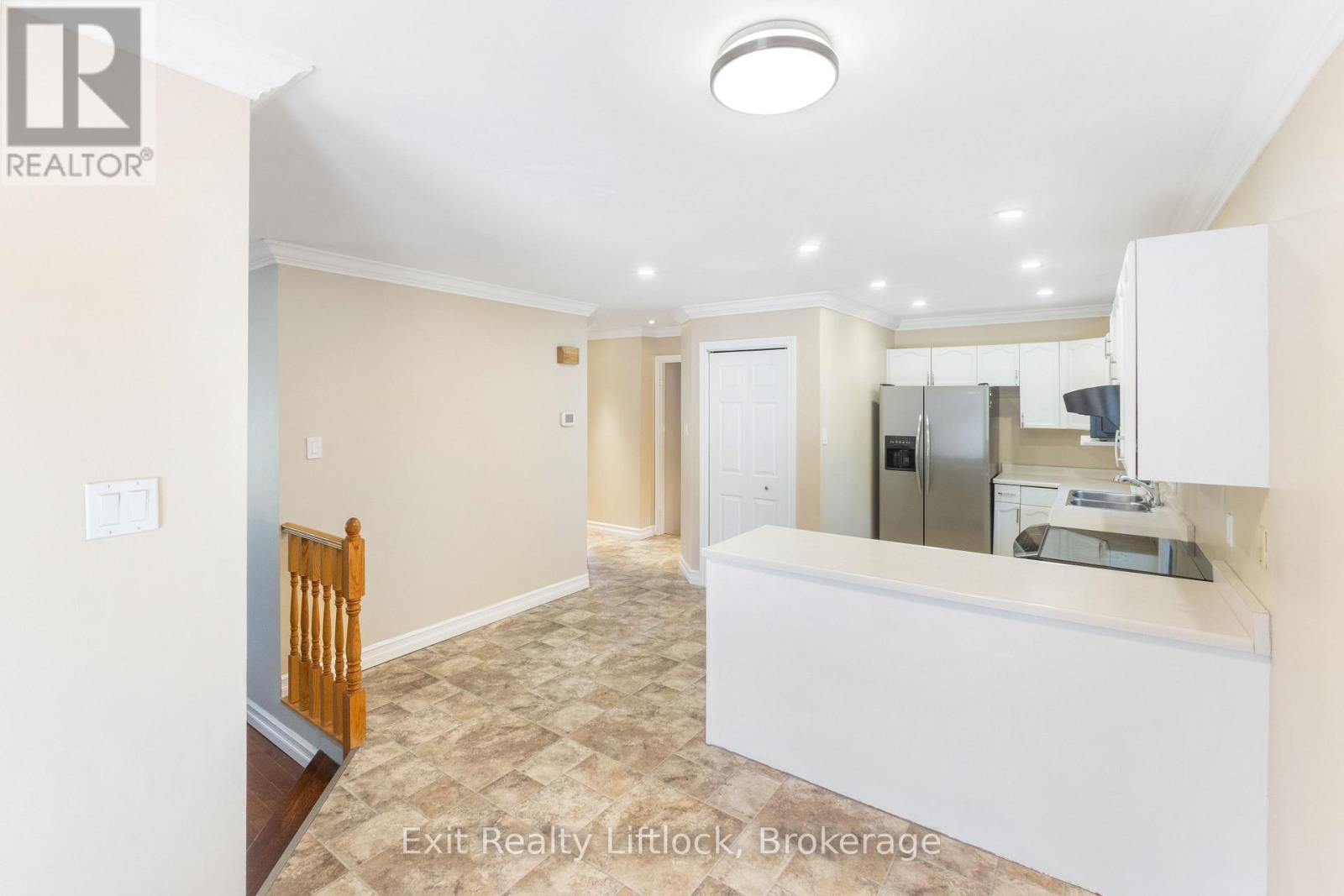 958 SMITHSIDE COURT - Image 7