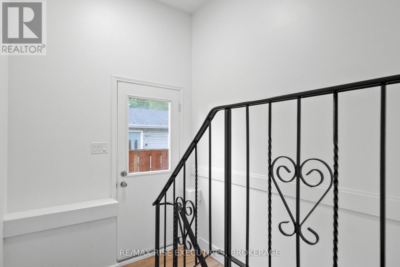 426 MONTREAL STREET - Image 23