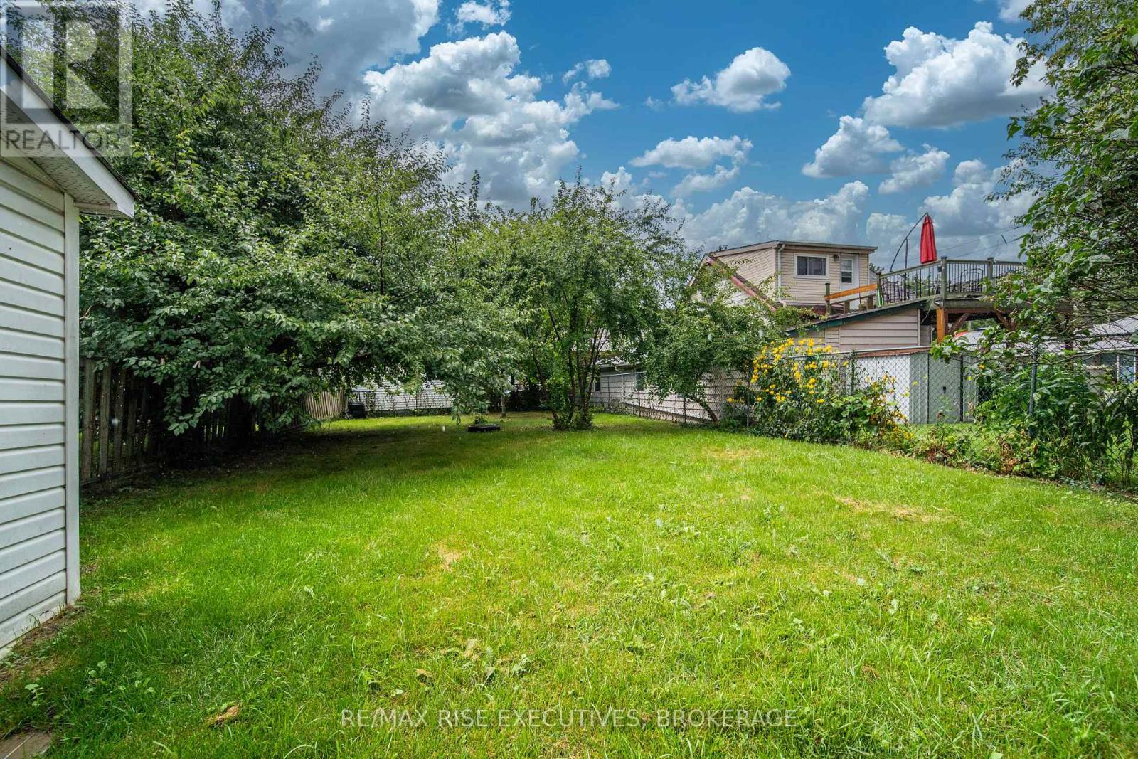 426 MONTREAL STREET - Image 35